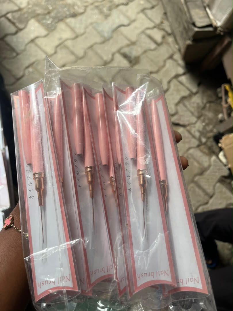 NAIL BRUSH