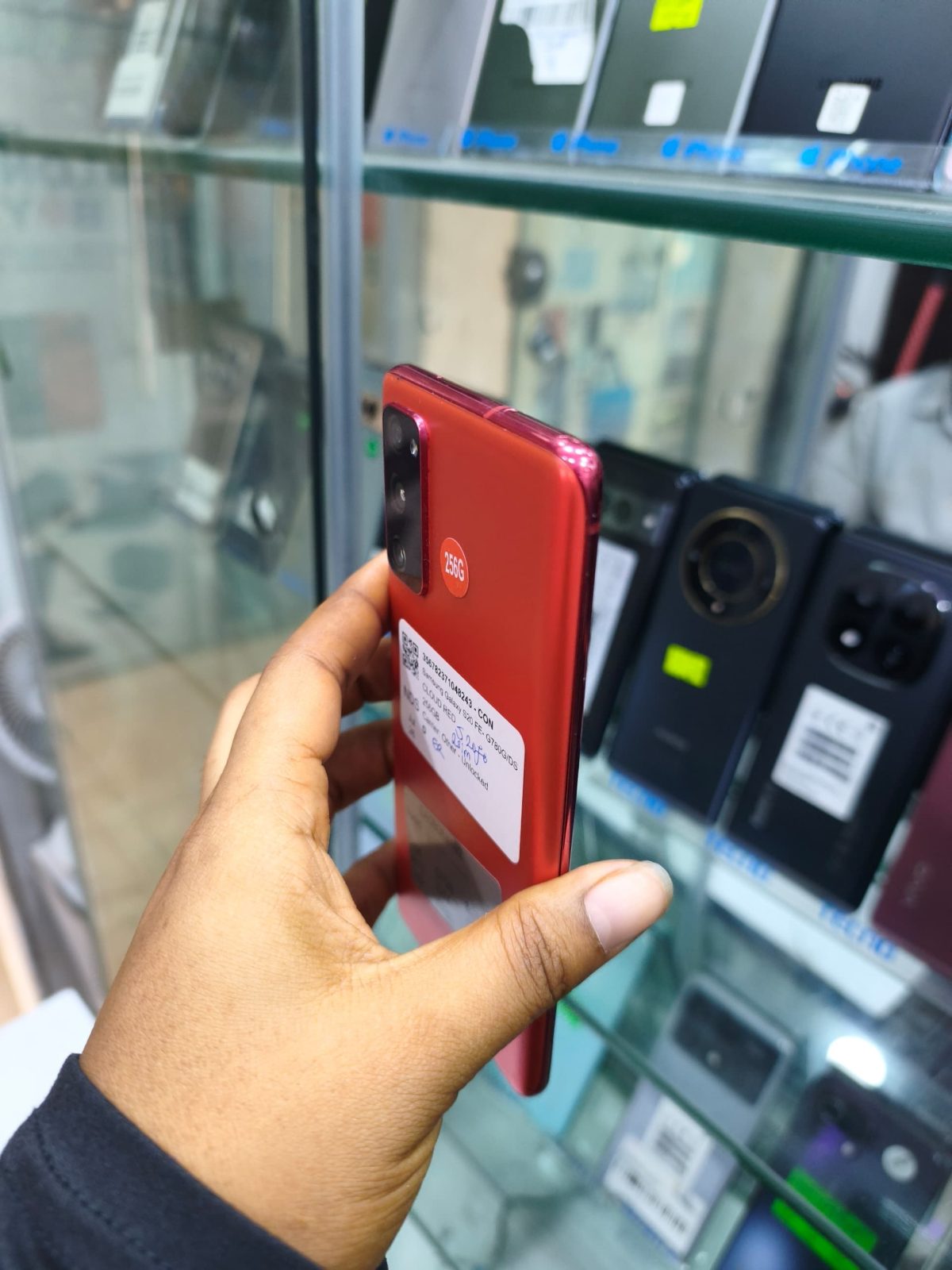 Samsung Galaxy S20 FE 256GB —Samsung Galaxy S20 FE 128GB