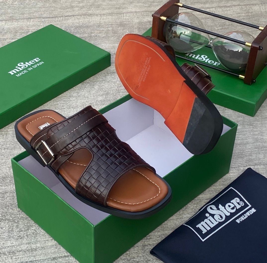 Mister slippers for men 💯✅