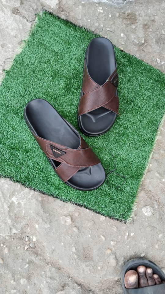 Premium quality fashion footwear