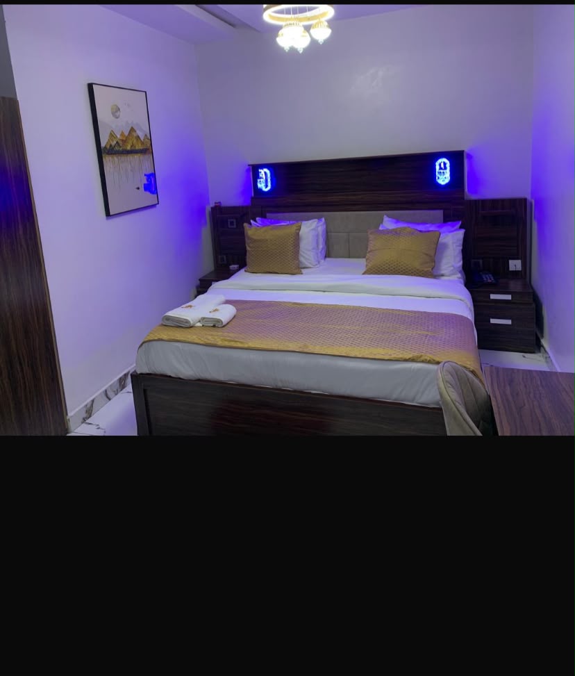 JULICIS CLASSIC ROOM