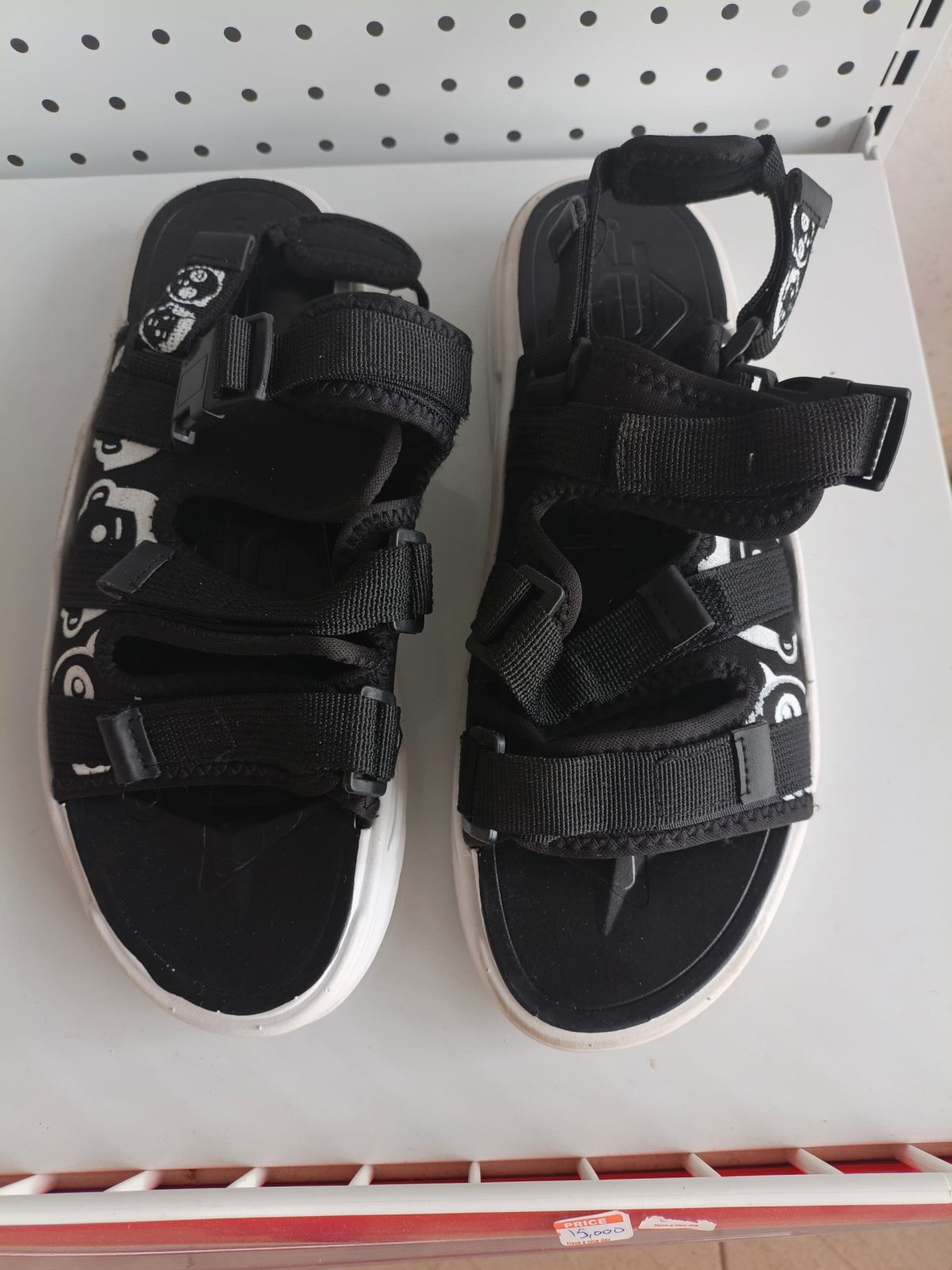 Premium quality unisex fashion footwear