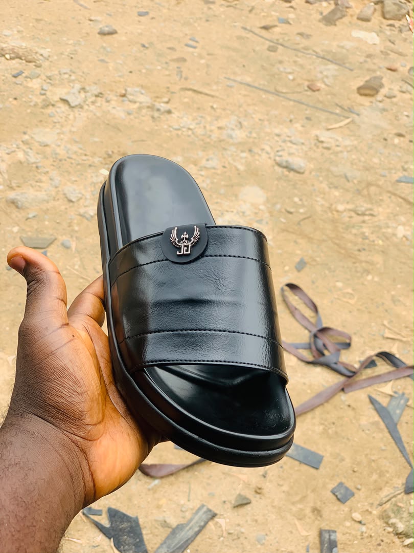 Premium quality fashion footwear