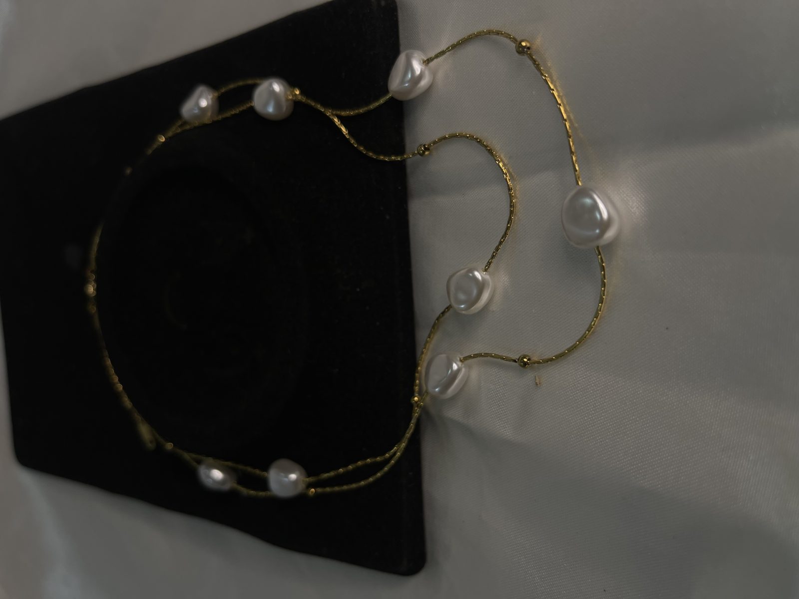 Pearl neck piece