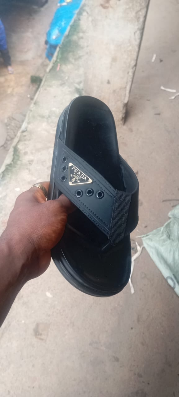 Premium quality fashion footwear