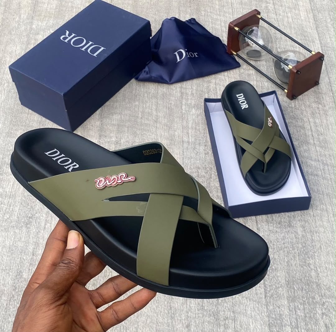 DIOR SLIPPERS 💯✅