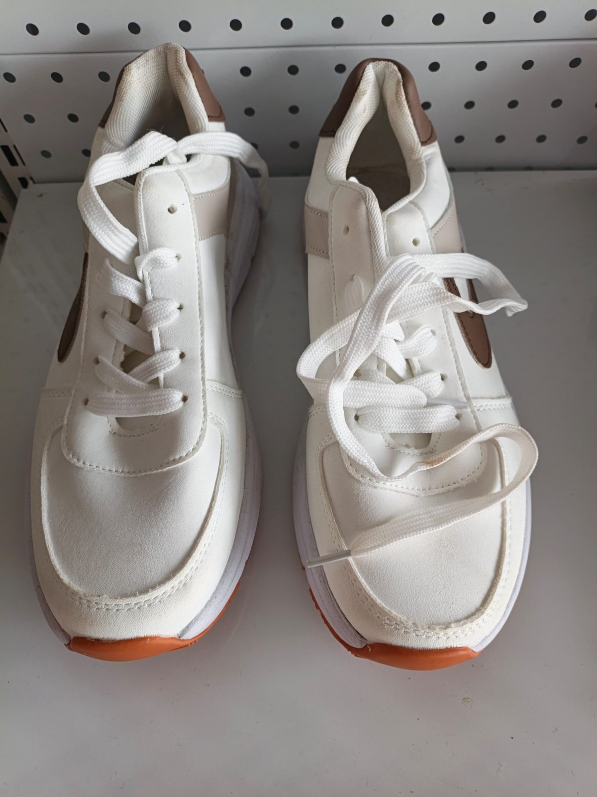 Premium quality unisex fashion footwear