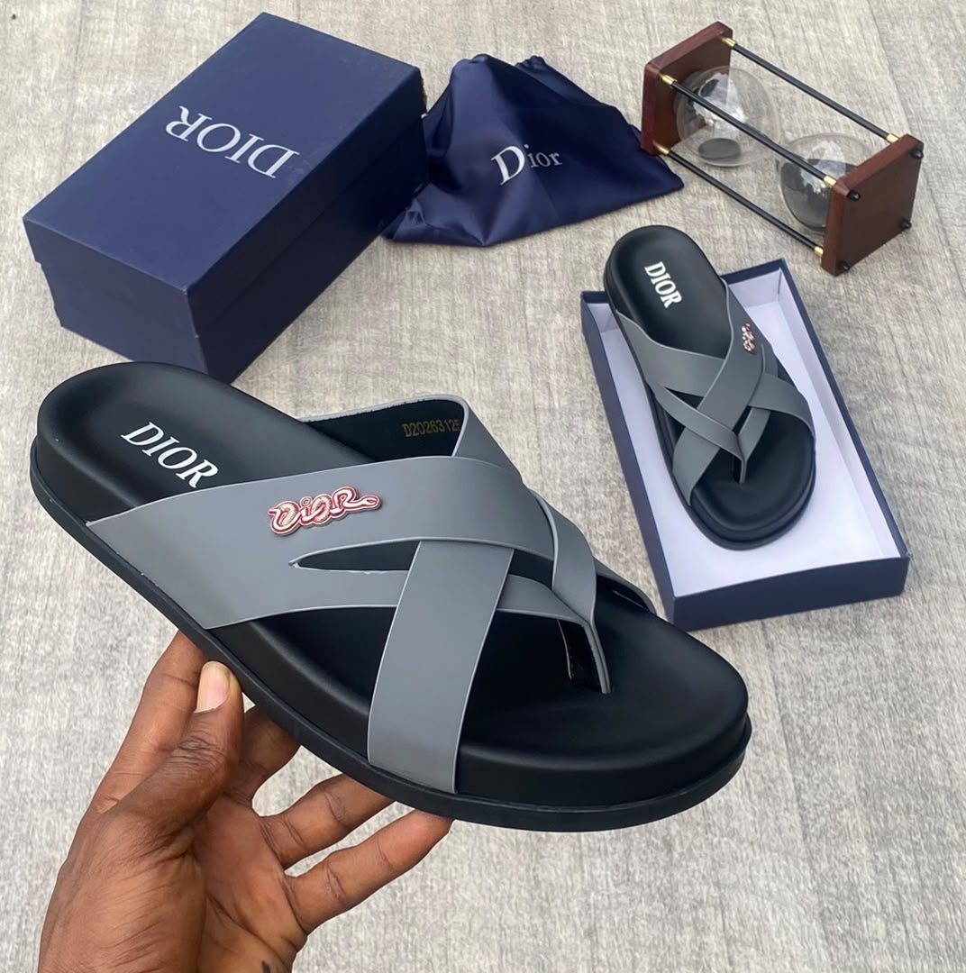 DIOR SLIPPERS 💯✅