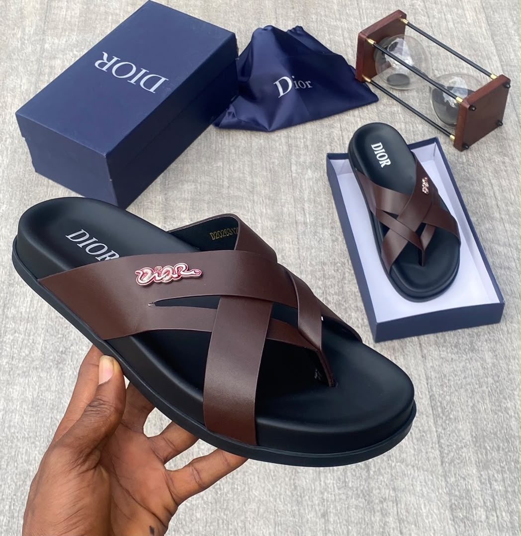 DIOR SLIPPERS 💯✅