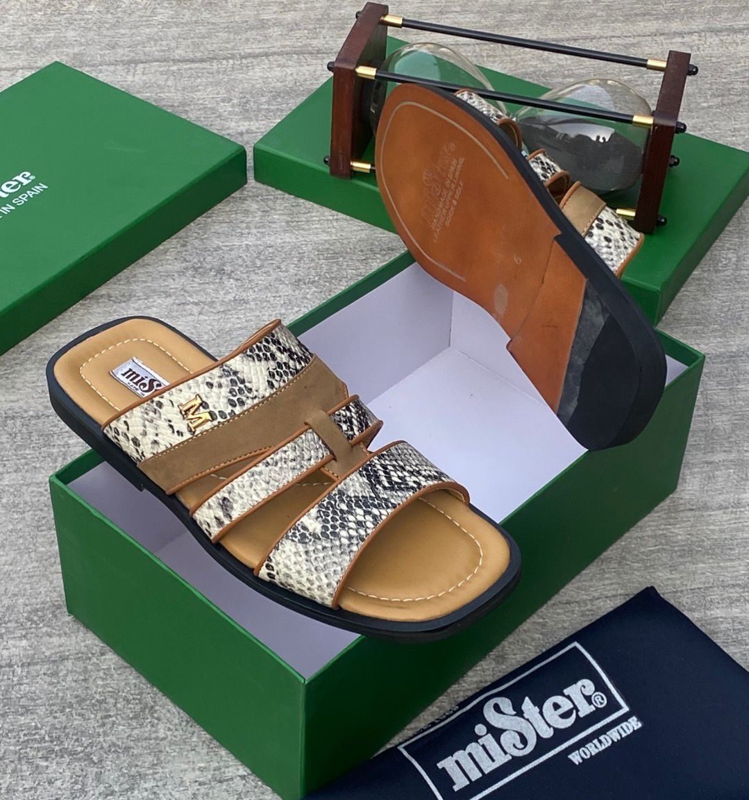 Mister slippers for men 💯✅