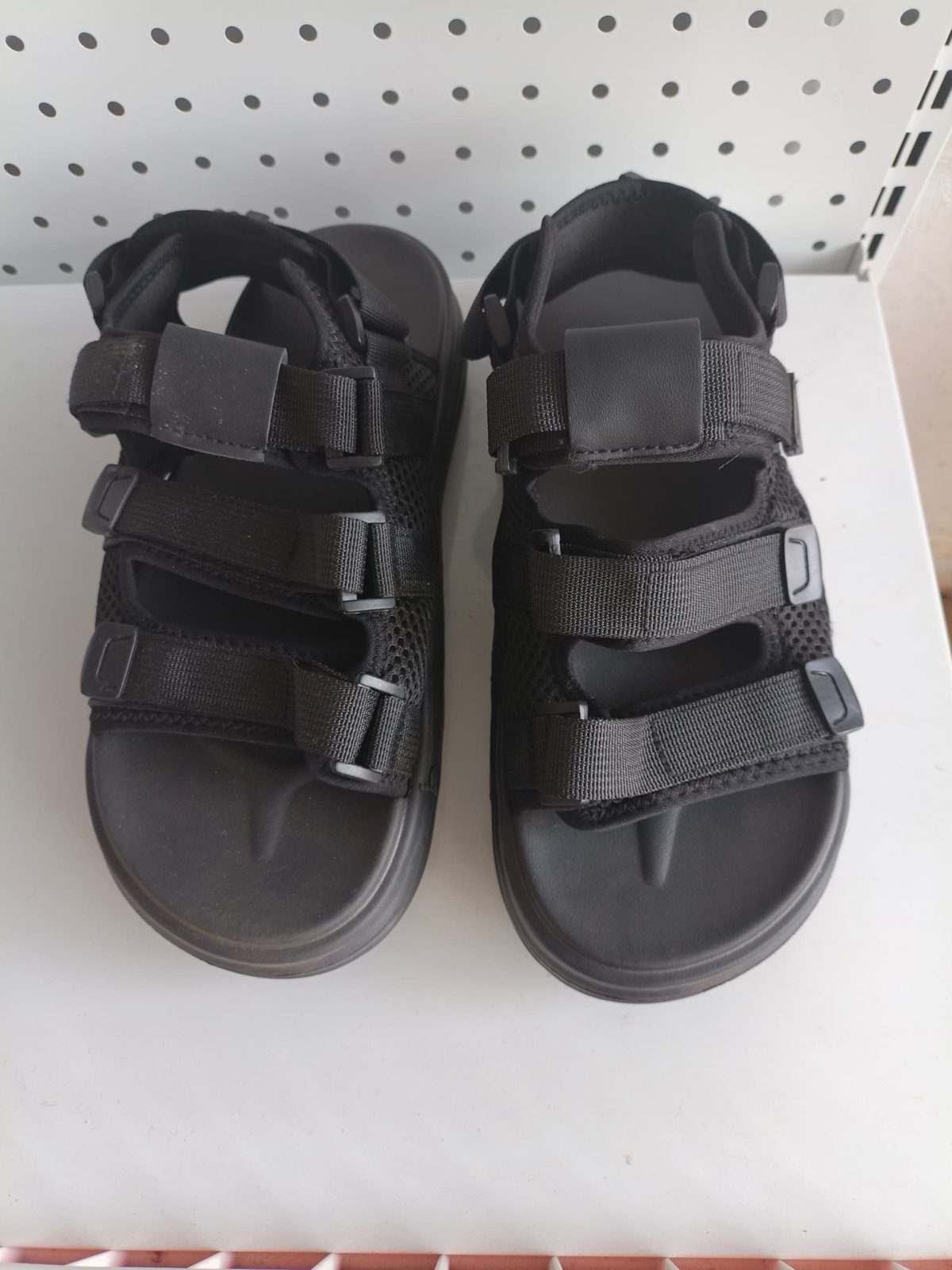 Premium quality unisex fashion footwear