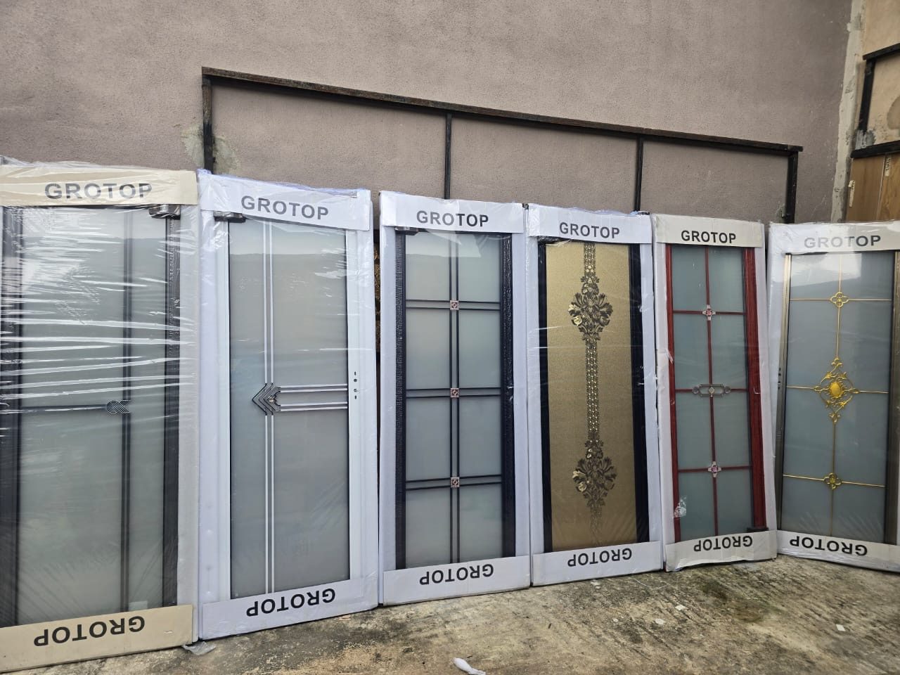 turkey toilet door