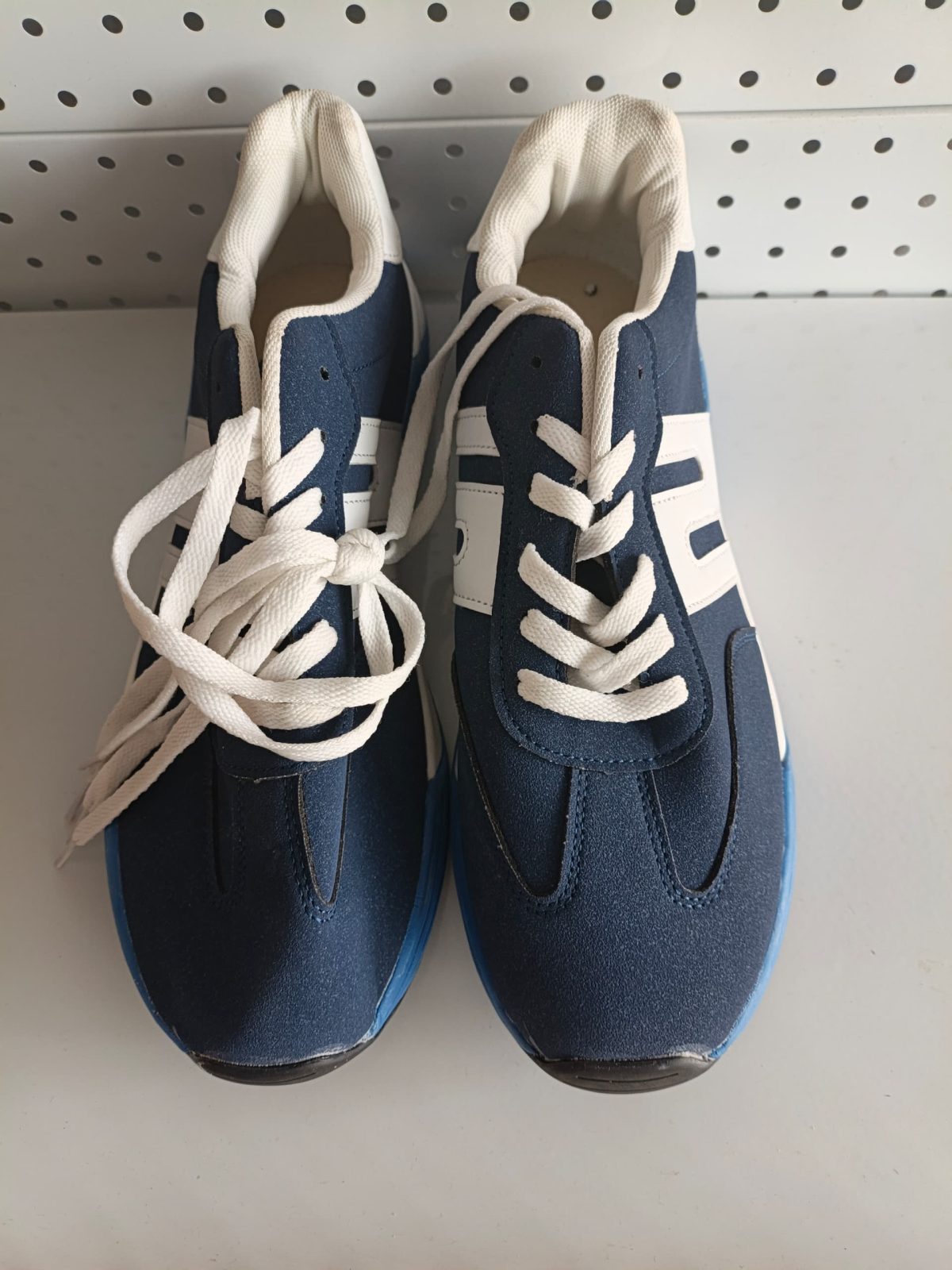 Premium quality unisex fashion footwear