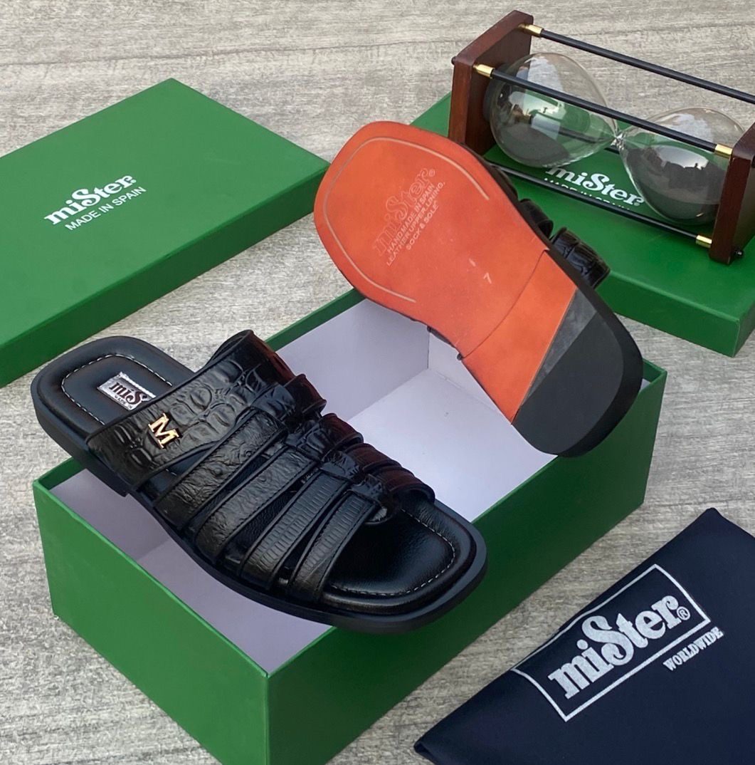 Mister slippers for men 💯✅