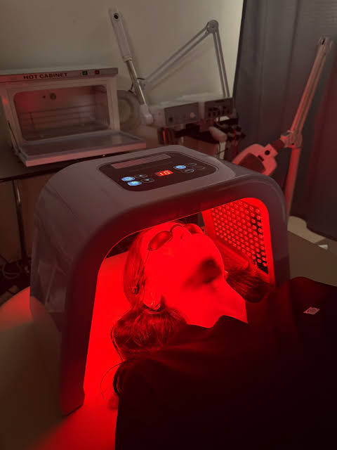 LED Light Therapy Facial