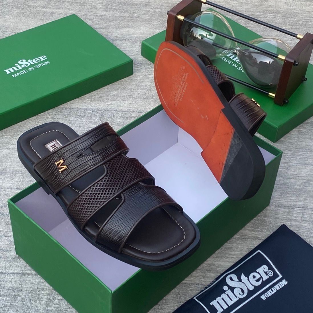 Mister slippers for men 💯✅
