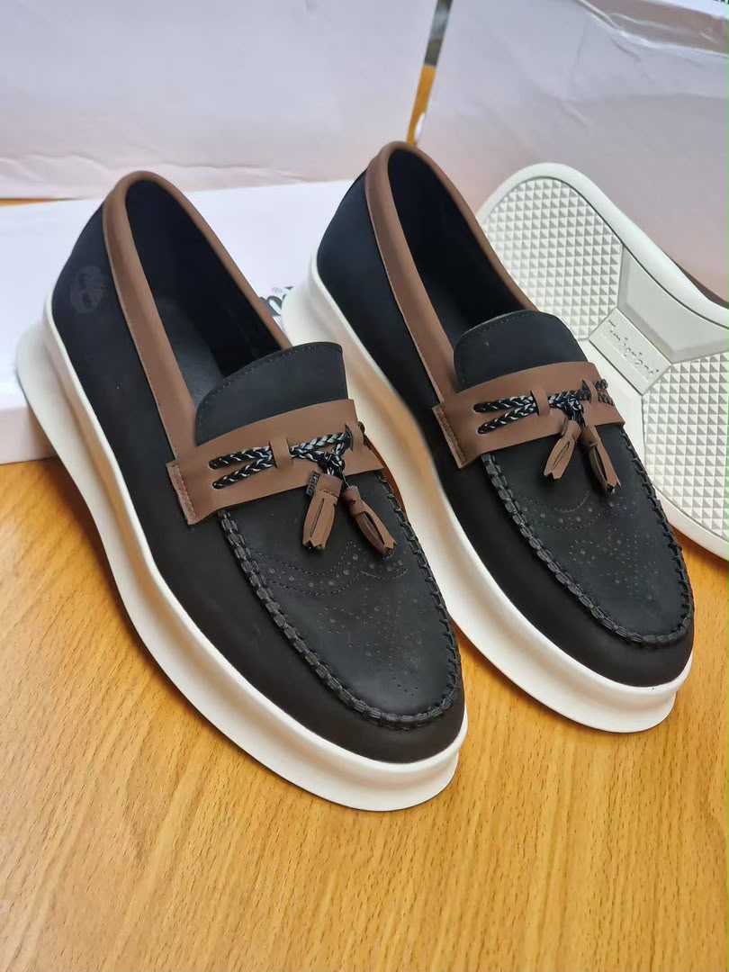 Two-Tone Tassel black