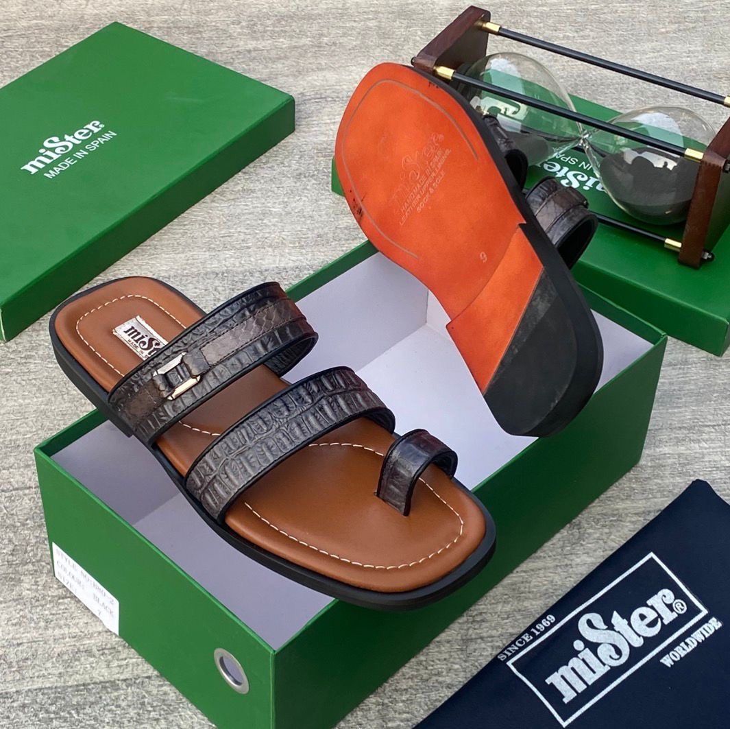 Mister slippers for men 💯✅