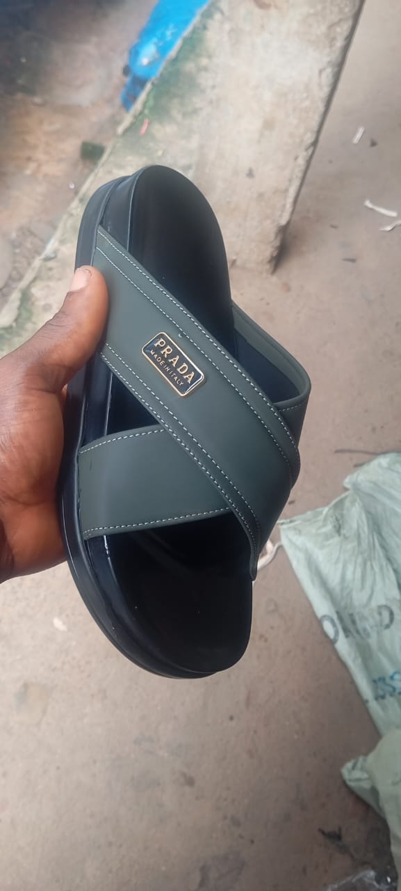 Premium quality fashion footwear