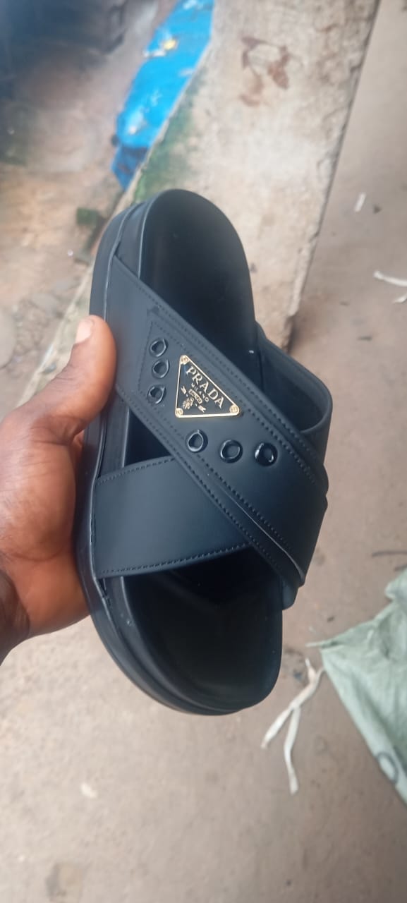 Premium quality fashion footwear