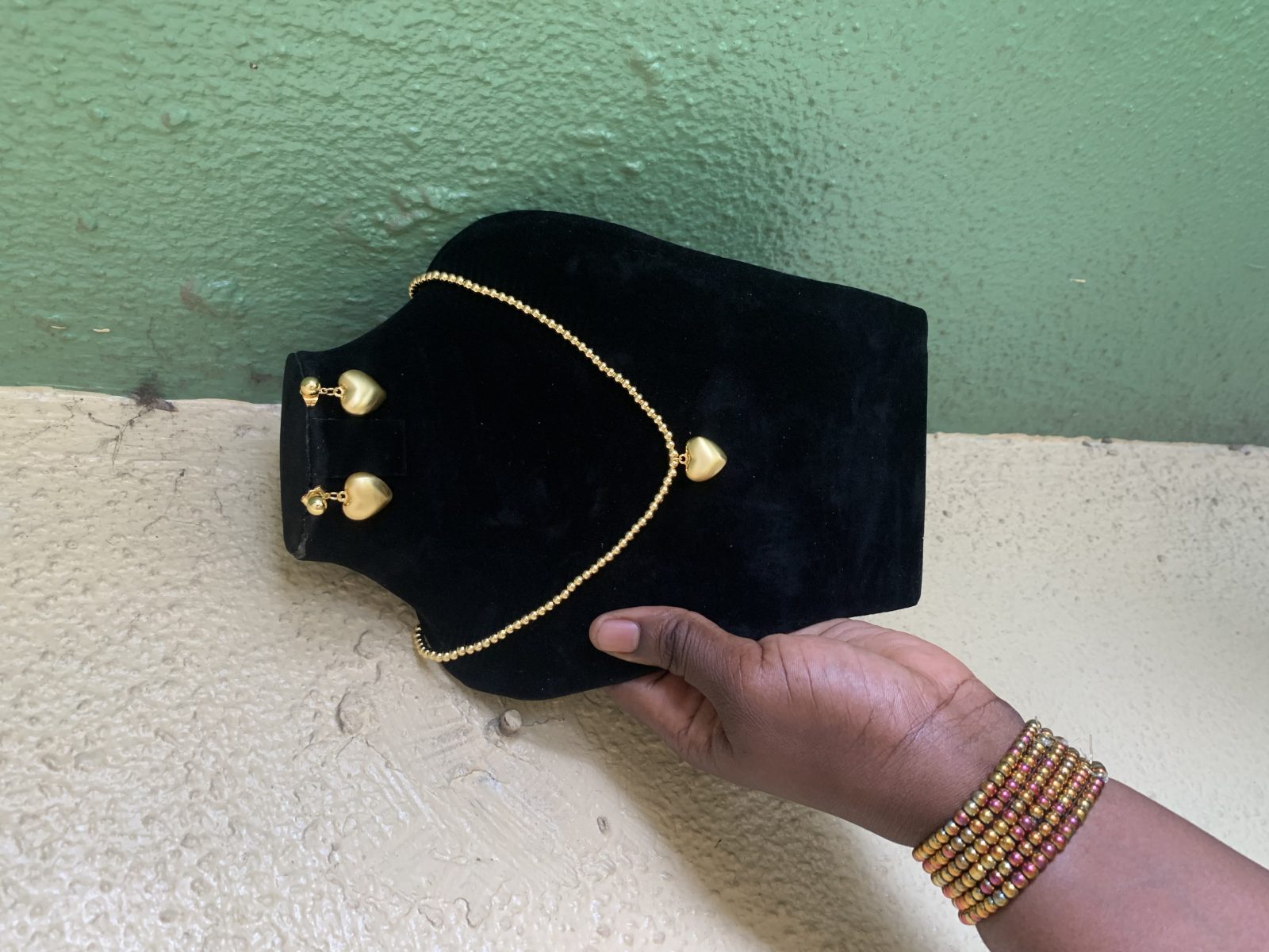 Earring and necklace set
