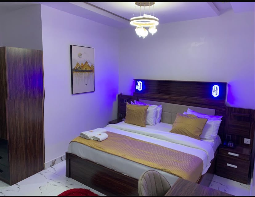 JULICIS CLASSIC ROOM