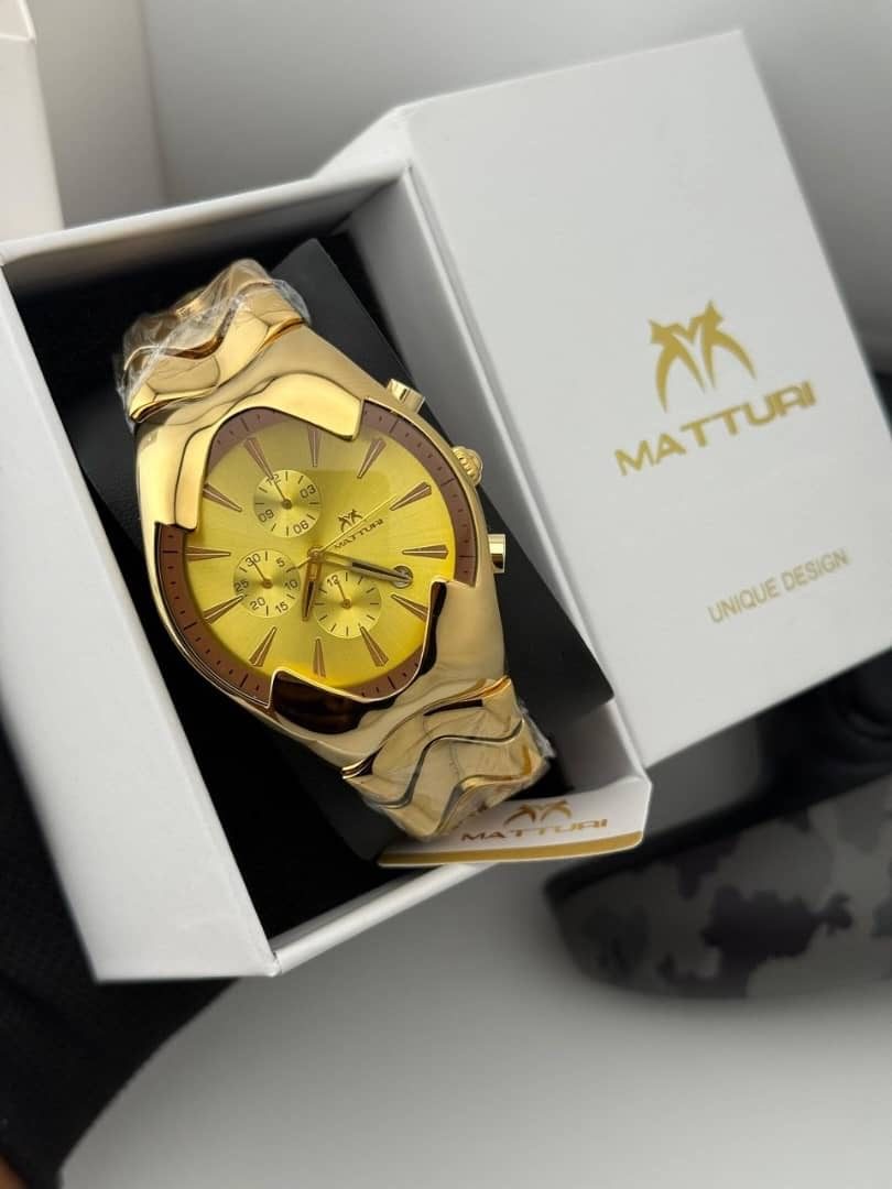 Maturity chain wristwatches
