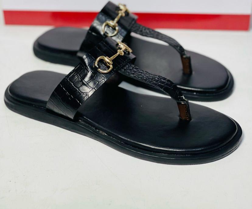 black crocodile-embossed patent leather slide