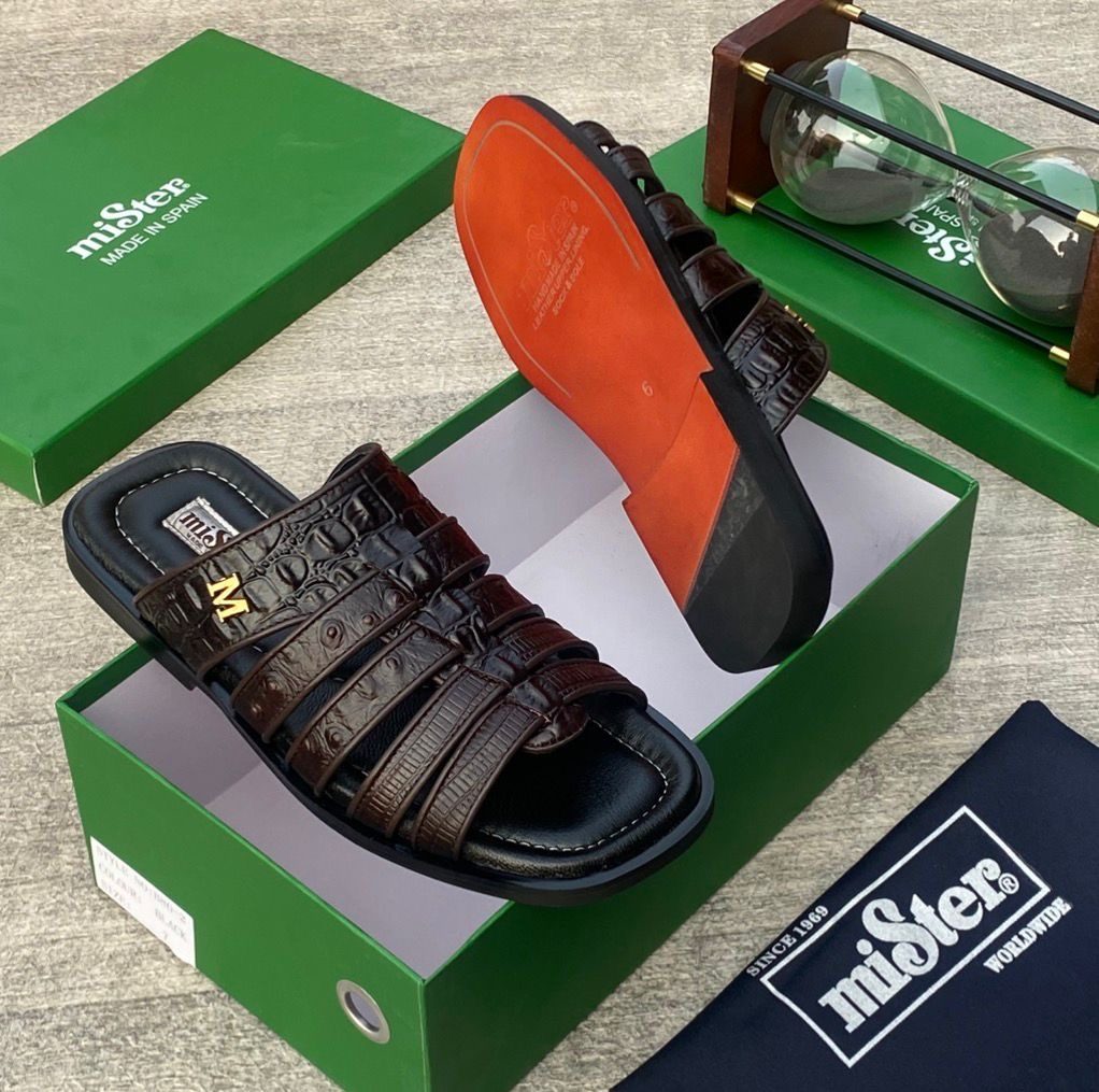 Mister slippers for men 💯✅