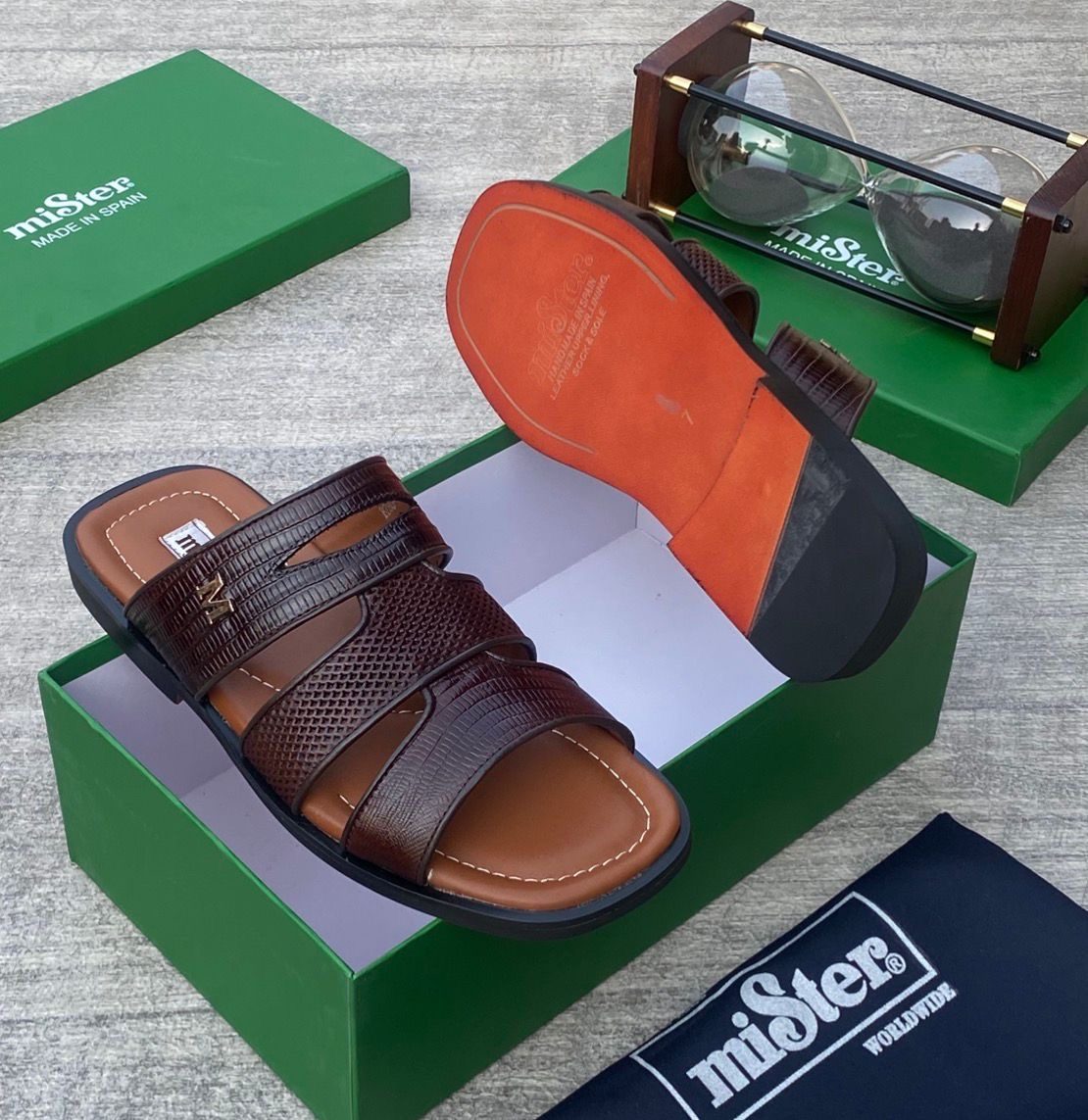 Mister slippers for men 💯✅