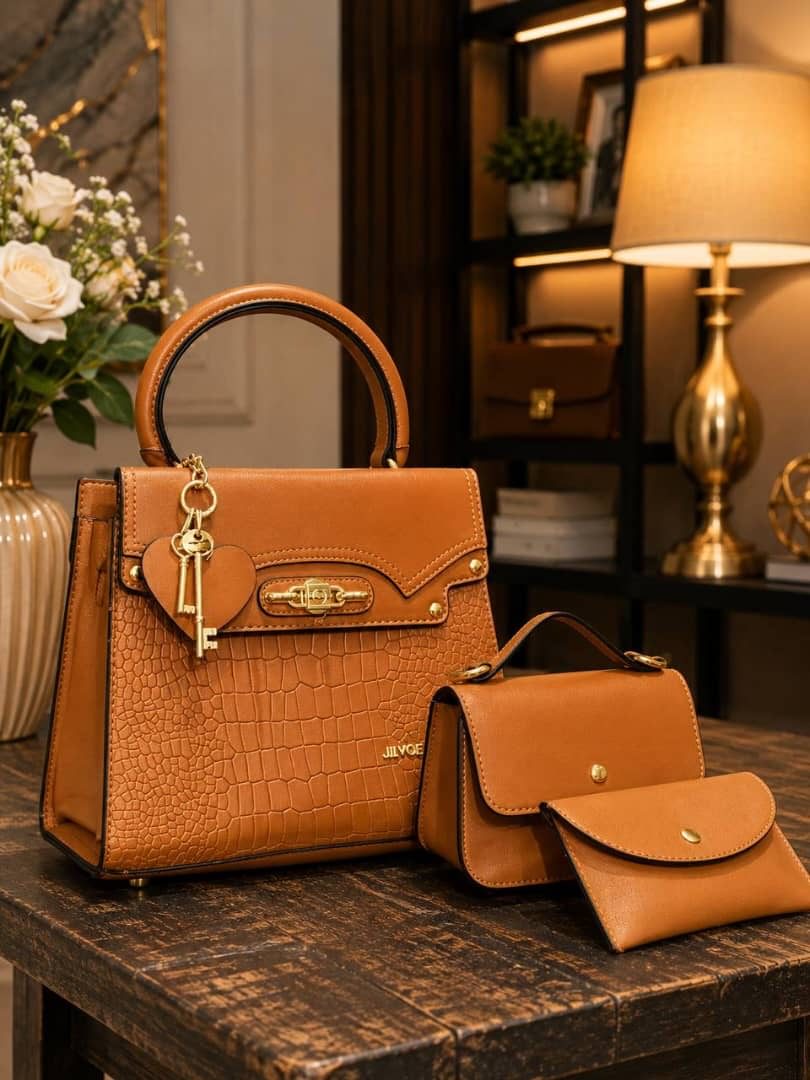 Leather bag — Brown