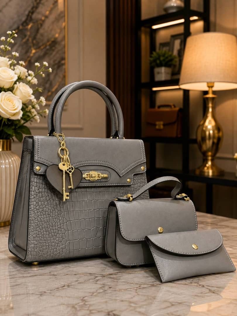 Leather bag — Ash
